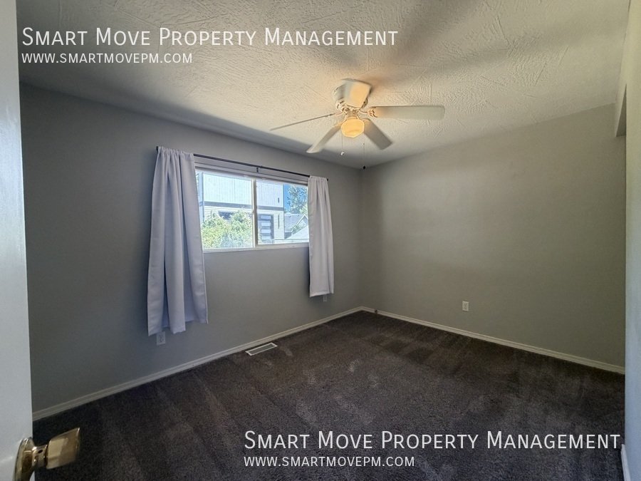Charming 3 bed, single story home Willow Lane Park property image