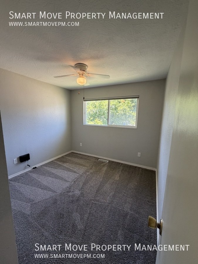 Charming 3 bed, single story home Willow Lane Park property image