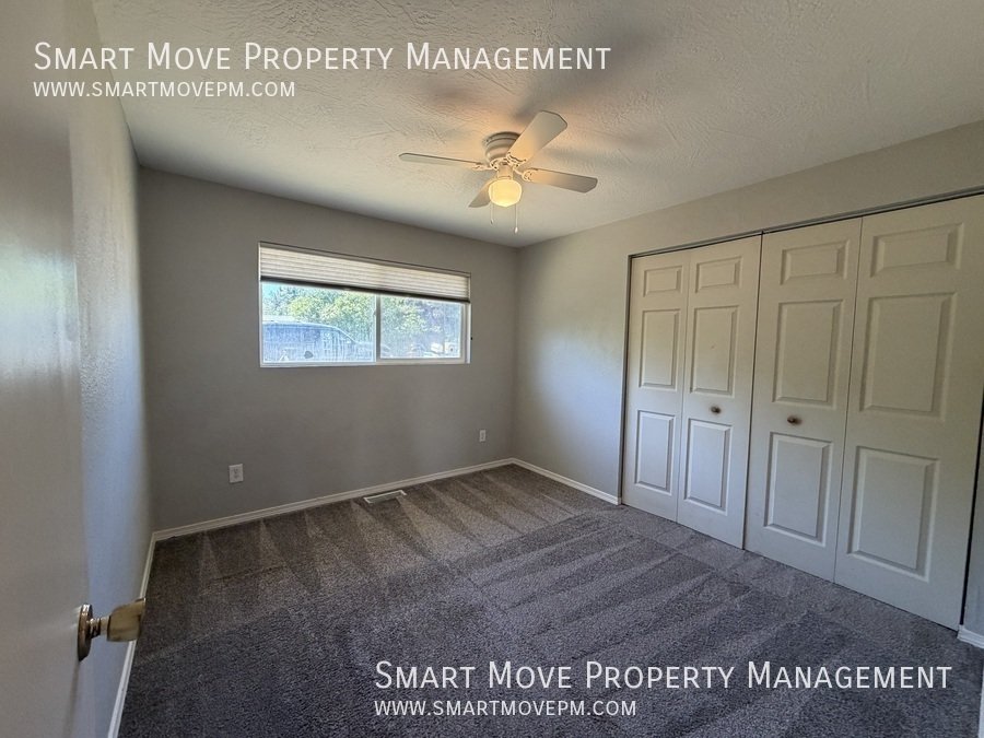 Charming 3 bed, single story home Willow Lane Park property image