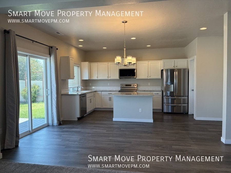 Beautiful 3 bed, 2 story home near Costco property image