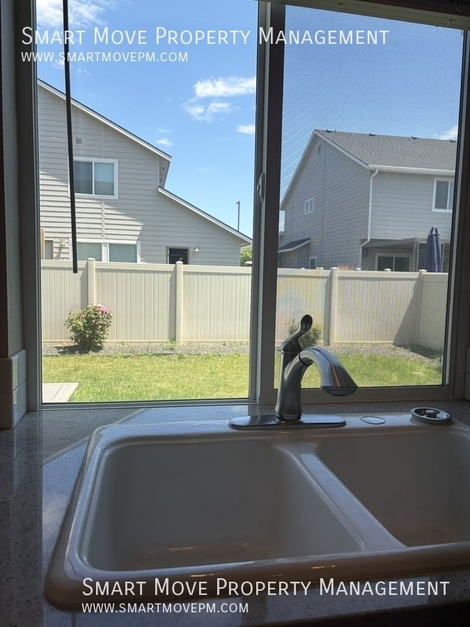 Beautiful 3 bed, 2 story home near Costco property image