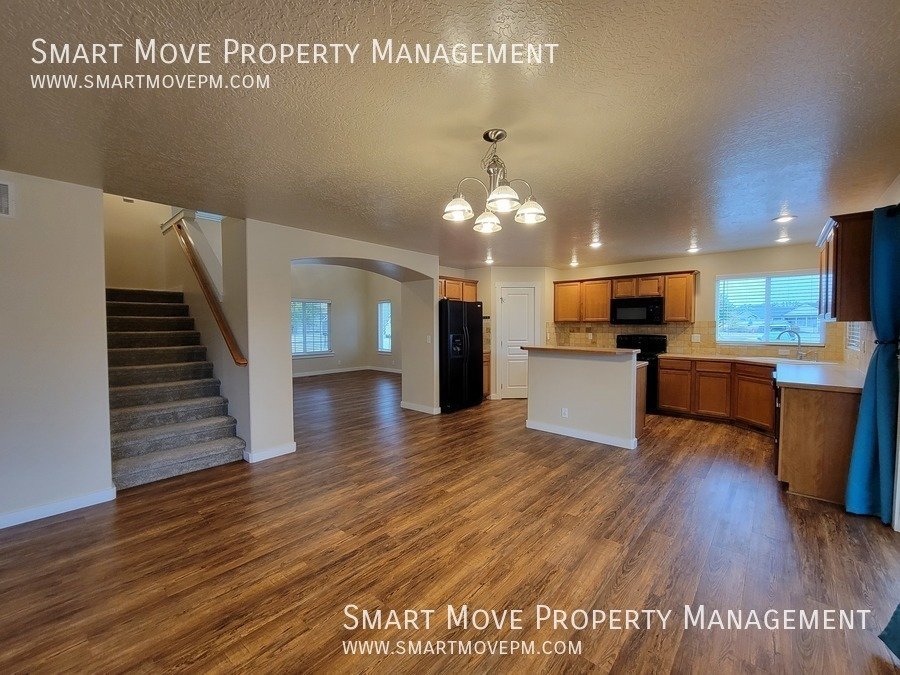 Huge Meridian 4 bedroom, RV Parking, Neighborhood Park property image