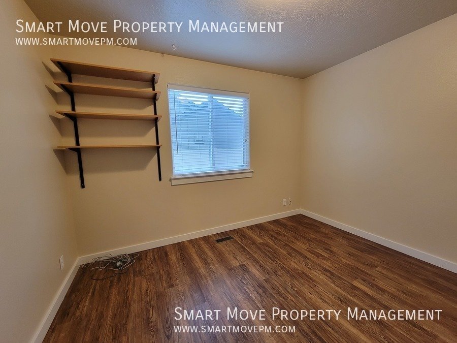 Huge Meridian 4 bedroom, RV Parking, Neighborhood Park property image