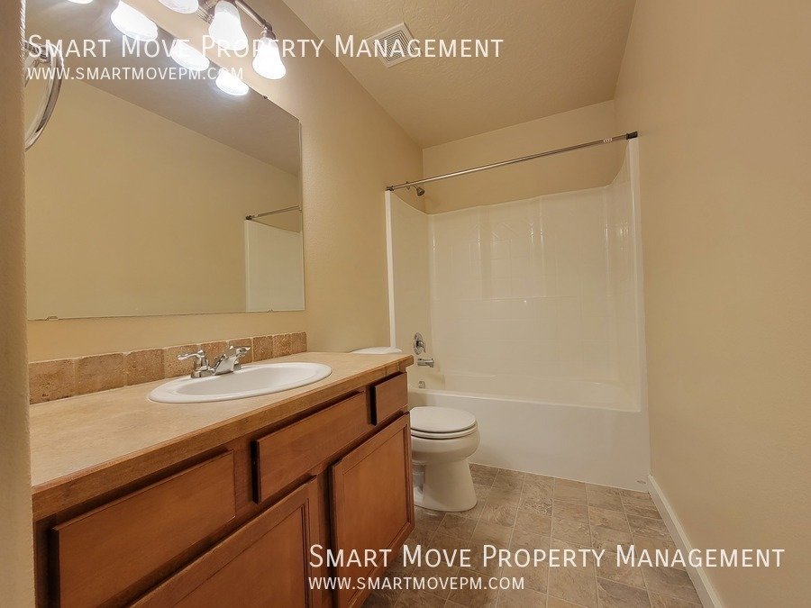 Huge Meridian 4 bedroom, RV Parking, Neighborhood Park property image