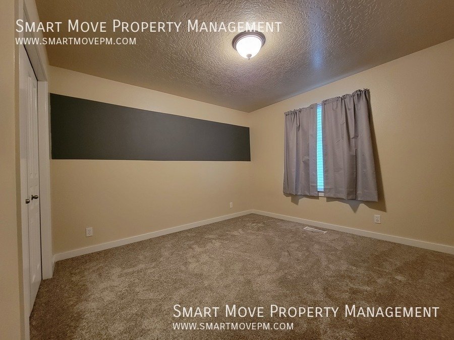 Huge Meridian 4 bedroom, RV Parking, Neighborhood Park property image