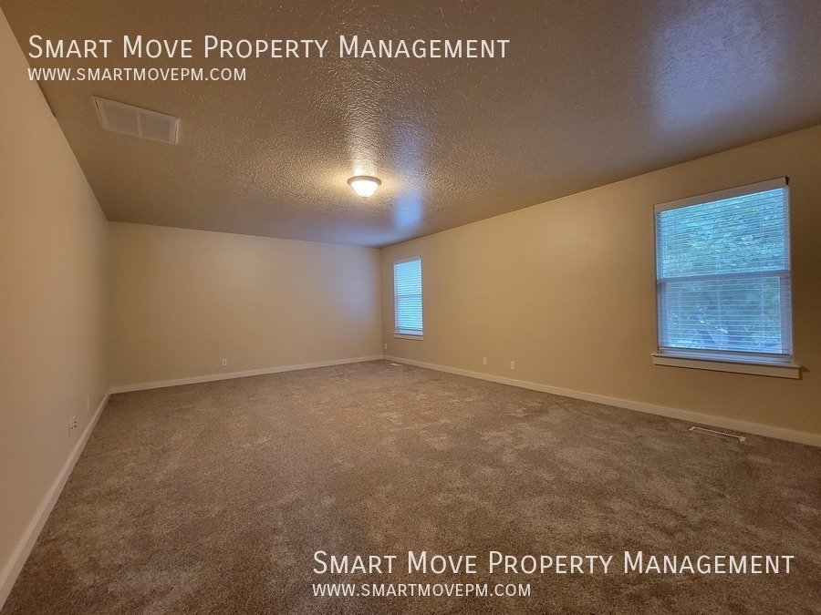 Huge Meridian 4 bedroom, RV Parking, Neighborhood Park property image