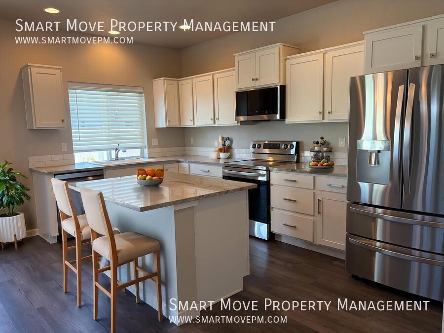 Beautiful 3 bed, 2 story home near Costco property image