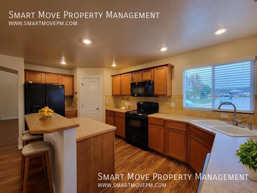 Huge Meridian 4 bedroom, RV Parking, Neighborhood Park property image