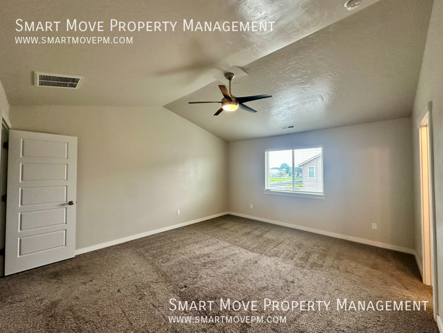 Beautiful 3 bed, 2 story home near Costco property image