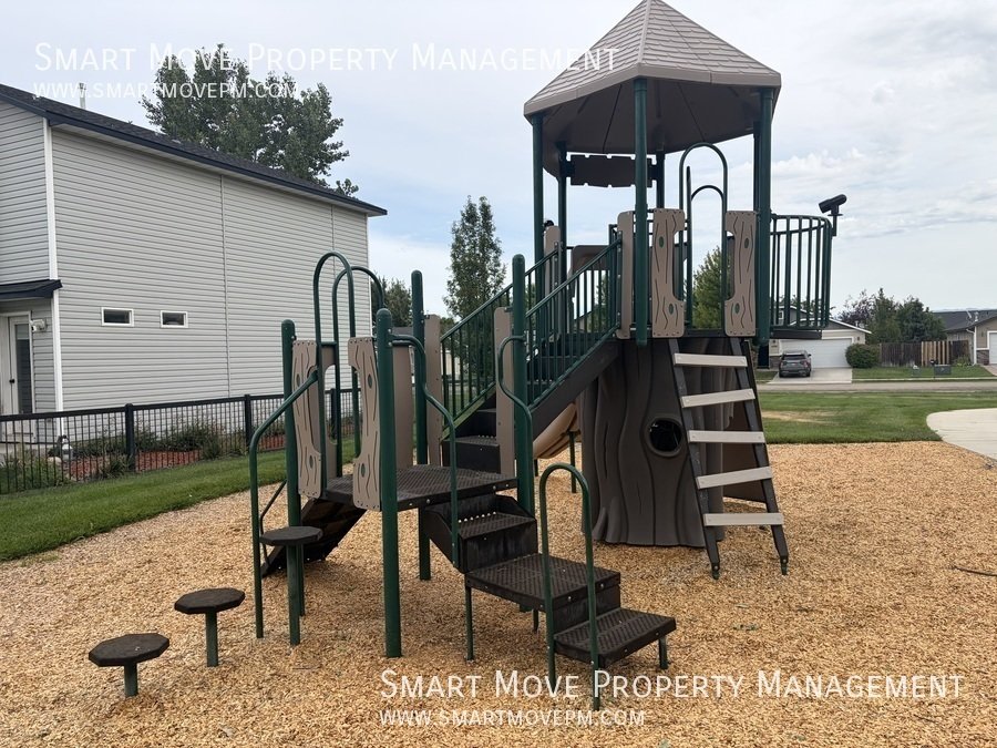 Single level 4 bedroom + Office in Meridian. Park & Pool across the Street! property image