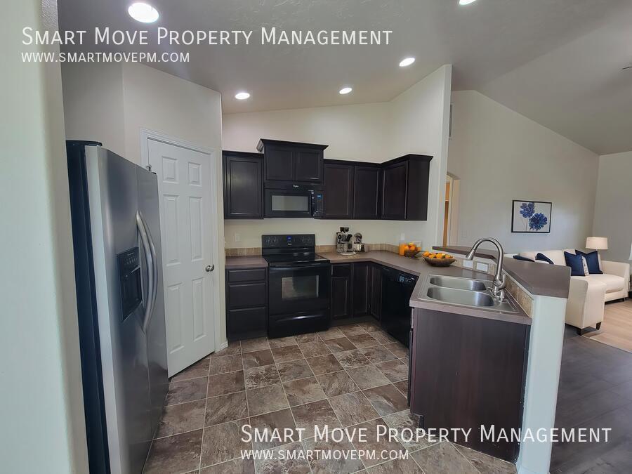 Single level 4 bedroom + Office in Meridian. Park & Pool across the Street! property image