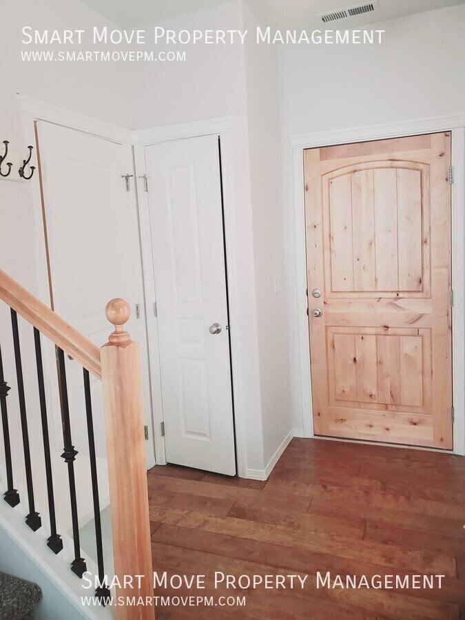 Adorable Two Story off Maple Grove. Neighborhood Pool, Park, Gym. Yard Care included property image