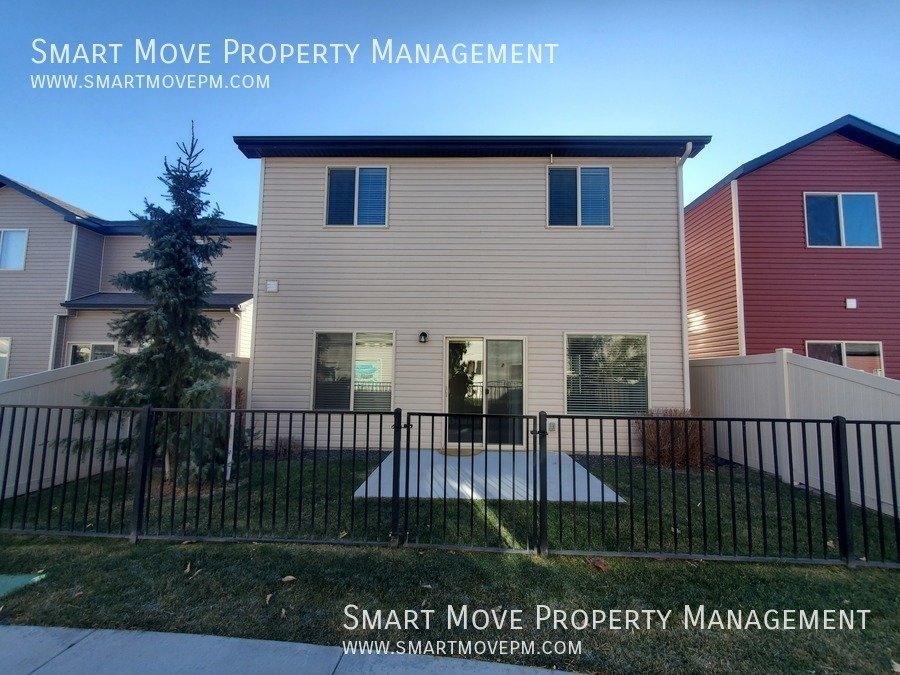 Adorable Two Story off Maple Grove. Neighborhood Pool, Park, Gym. Yard Care included property image
