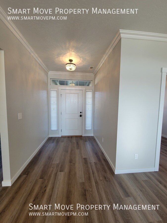 Stunning Meridian 3 bd with flex room. Neighborhood Playground. Move In Credit! property image