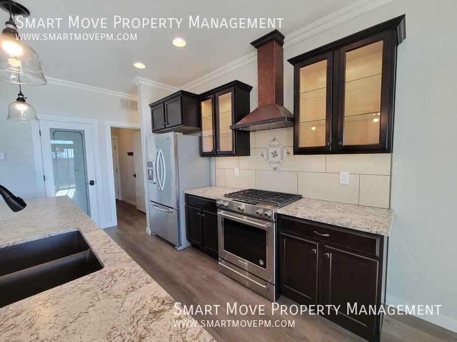 Stunning Meridian 3 bd with flex room. Neighborhood Playground. Move In Credit! property image