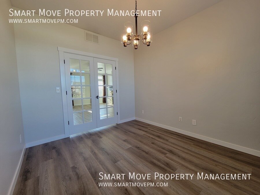 Stunning Meridian 3 bd with flex room. Neighborhood Playground. Move In Credit! property image