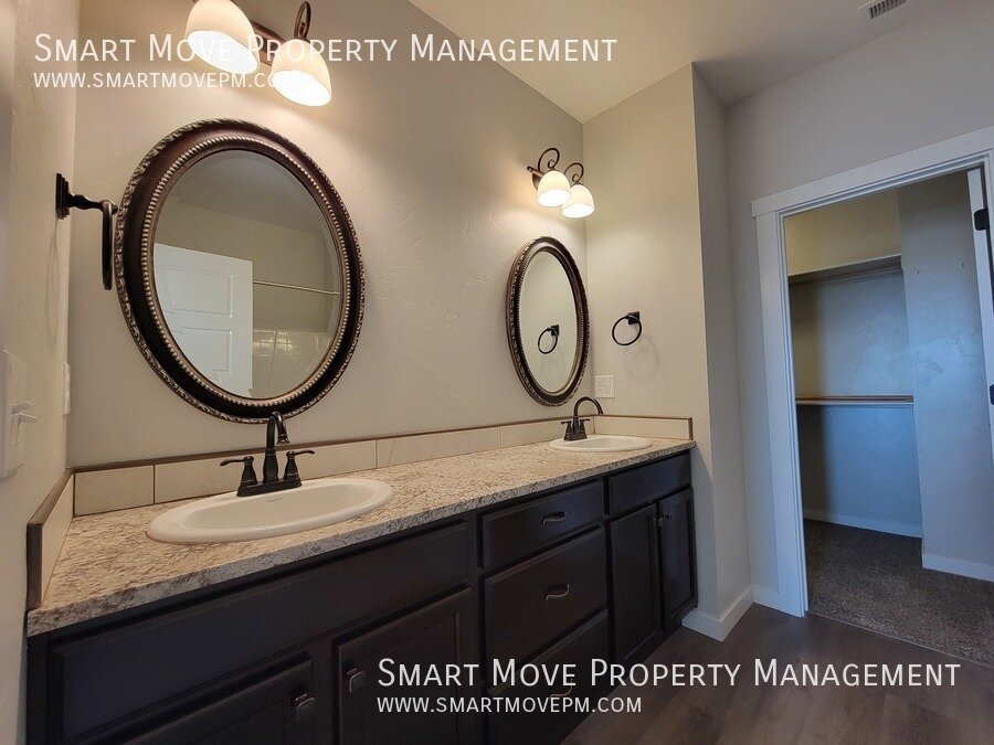 Stunning Meridian 3 bd with flex room. Neighborhood Playground. Move In Credit! property image
