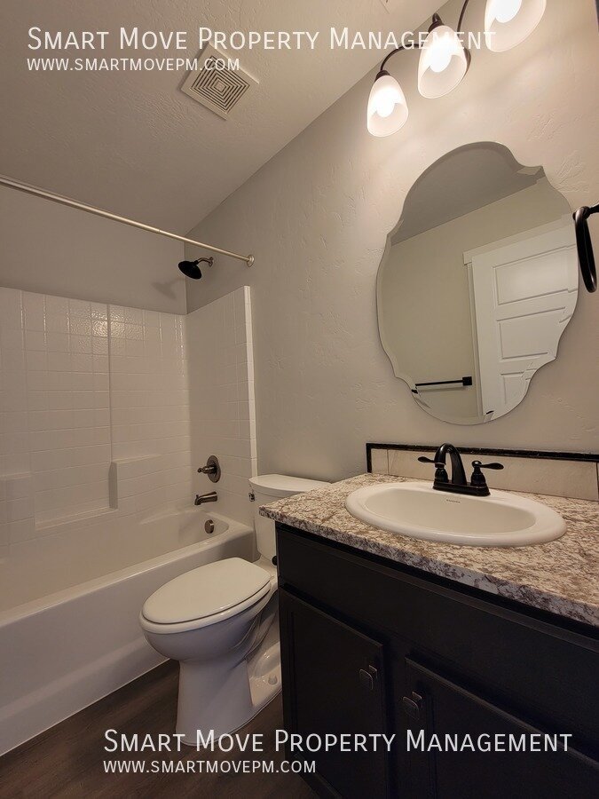 Stunning Meridian 3 bd with flex room. Neighborhood Playground. Move In Credit! property image