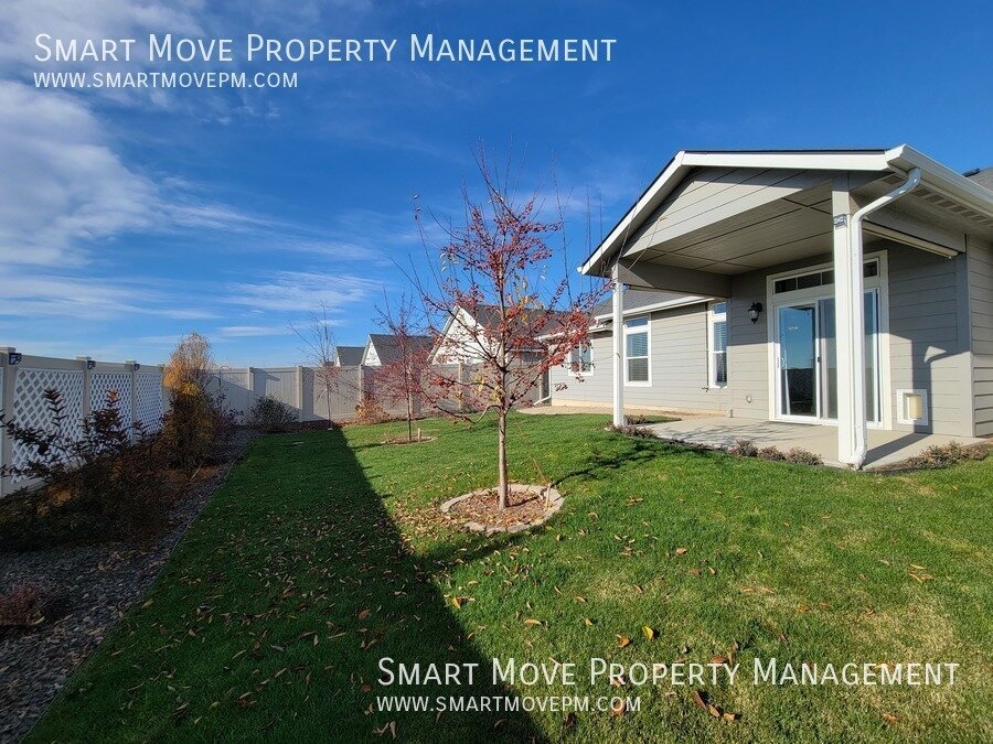 Stunning Meridian 3 bd with flex room. Neighborhood Playground. Move In Credit! property image