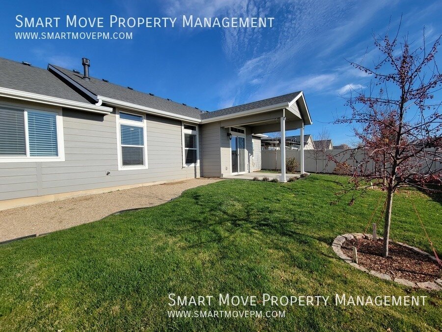 Stunning Meridian 3 bd with flex room. Neighborhood Playground. Move In Credit! property image